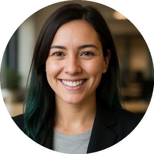 Mia Estrada headshot